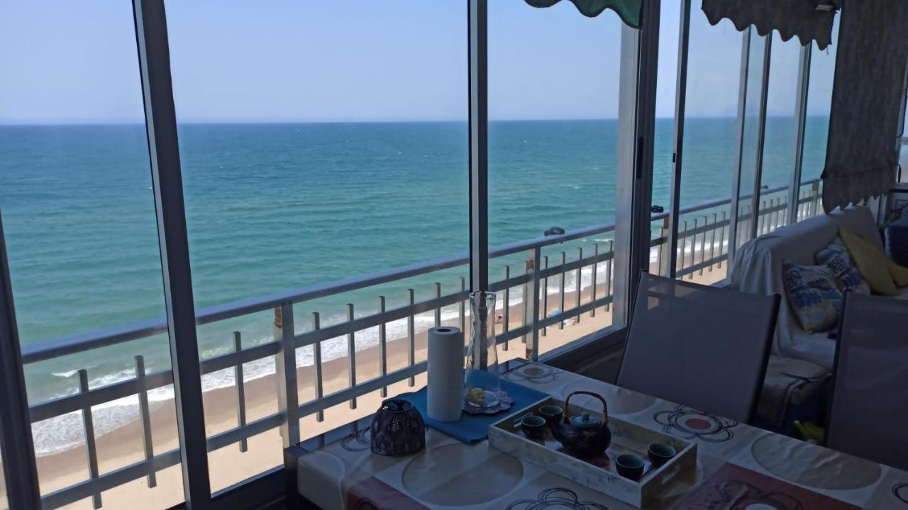 Blue Double Private Room At Front Beach - Habitacion Doble En La Playa Valencia Ngoại thất bức ảnh